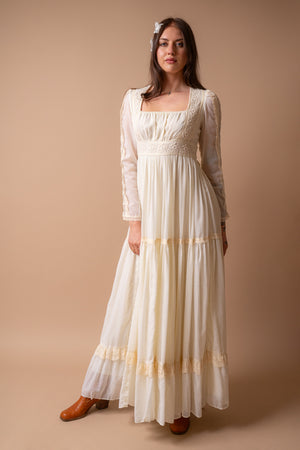 Jessica Lace Gown - M