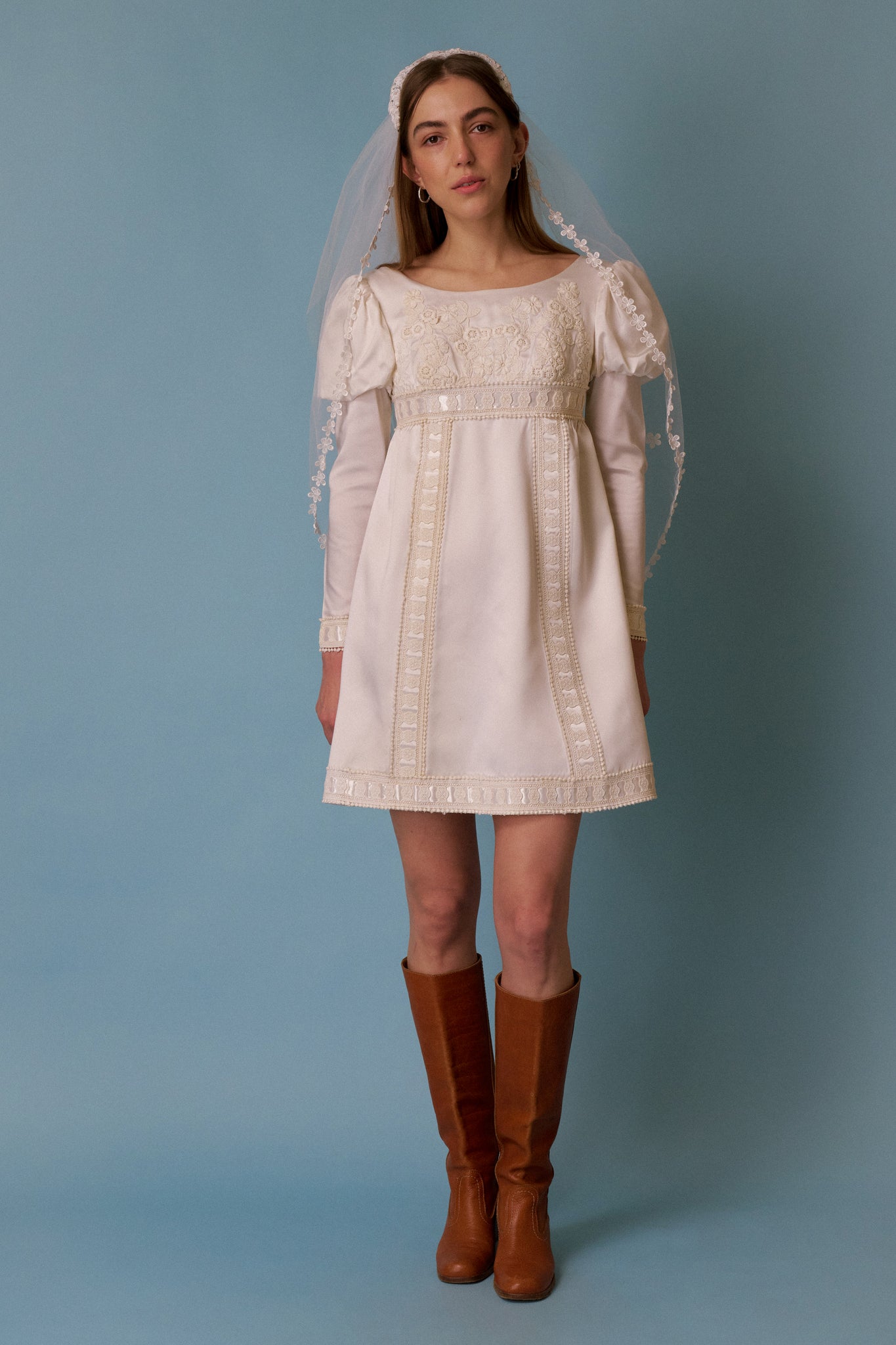White Dress Transplant Vintage White Dress Transplant Vintage