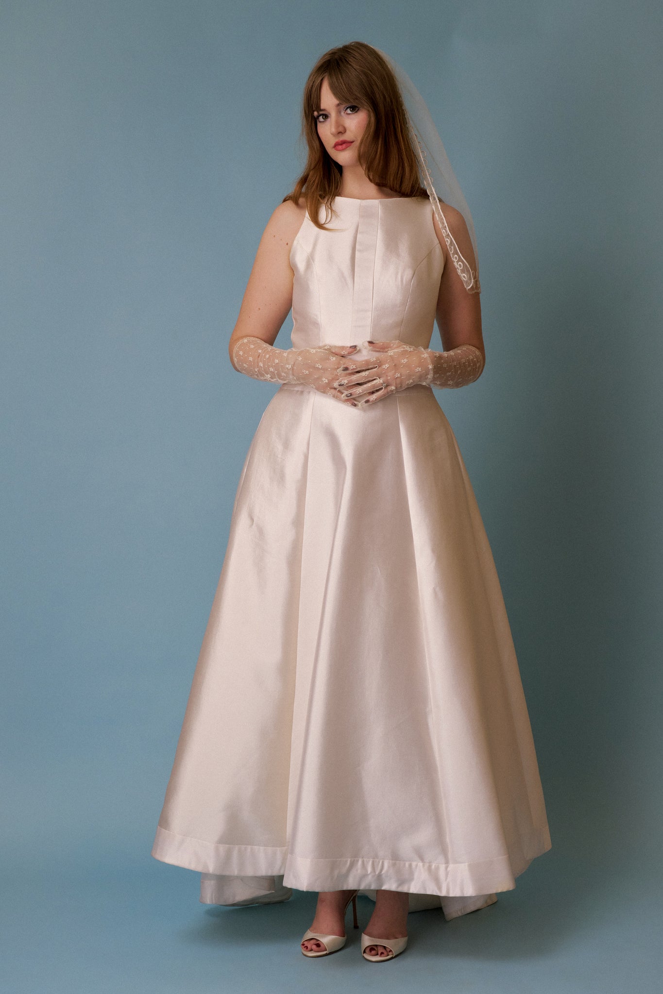 White Dress Transplant Vintage White Dress Transplant Vintage