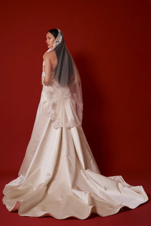 Chantilly Lace Mantilla