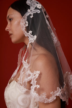 Scalloped Lace Mantilla