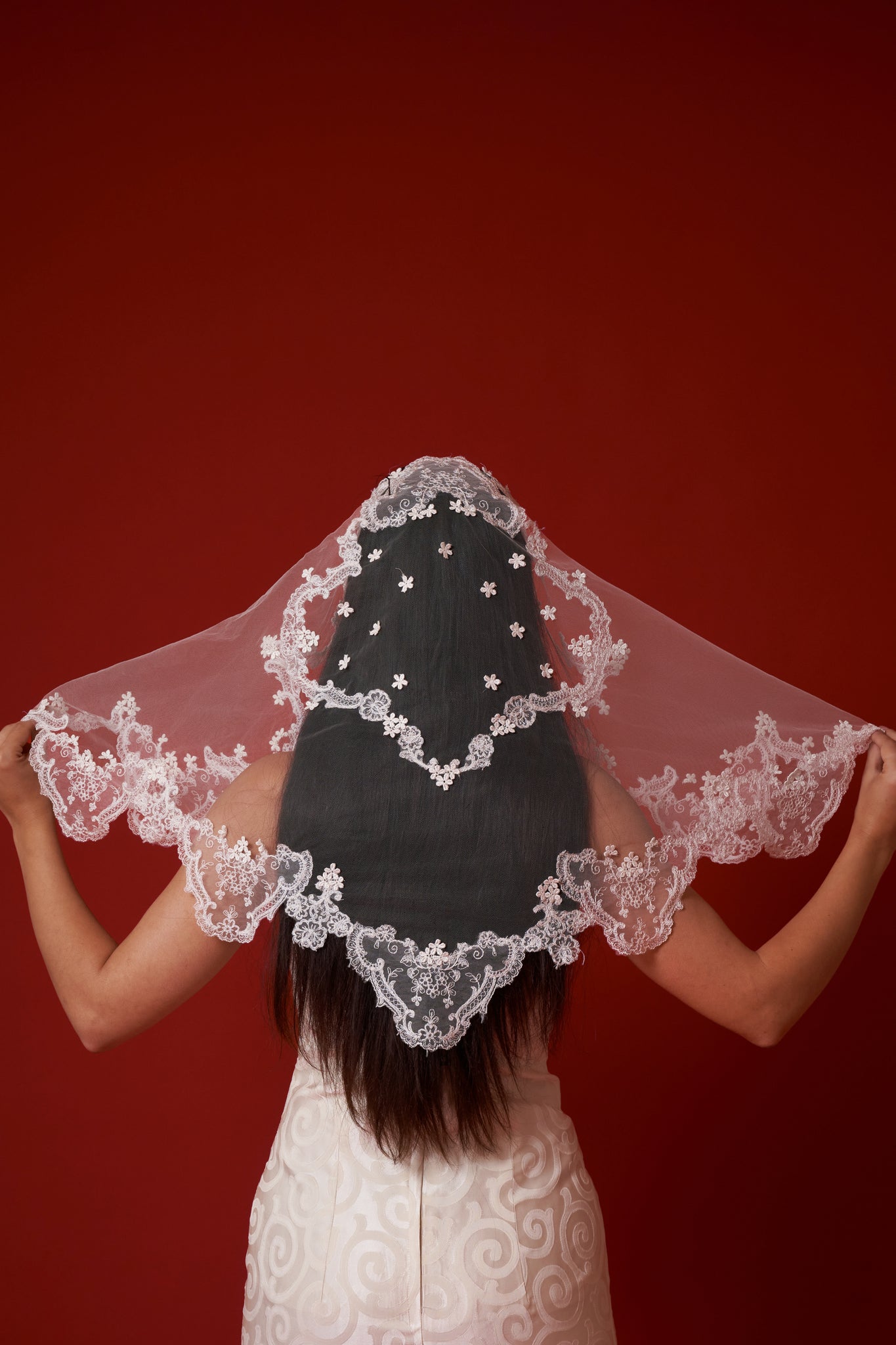 Scalloped Lace Mantilla