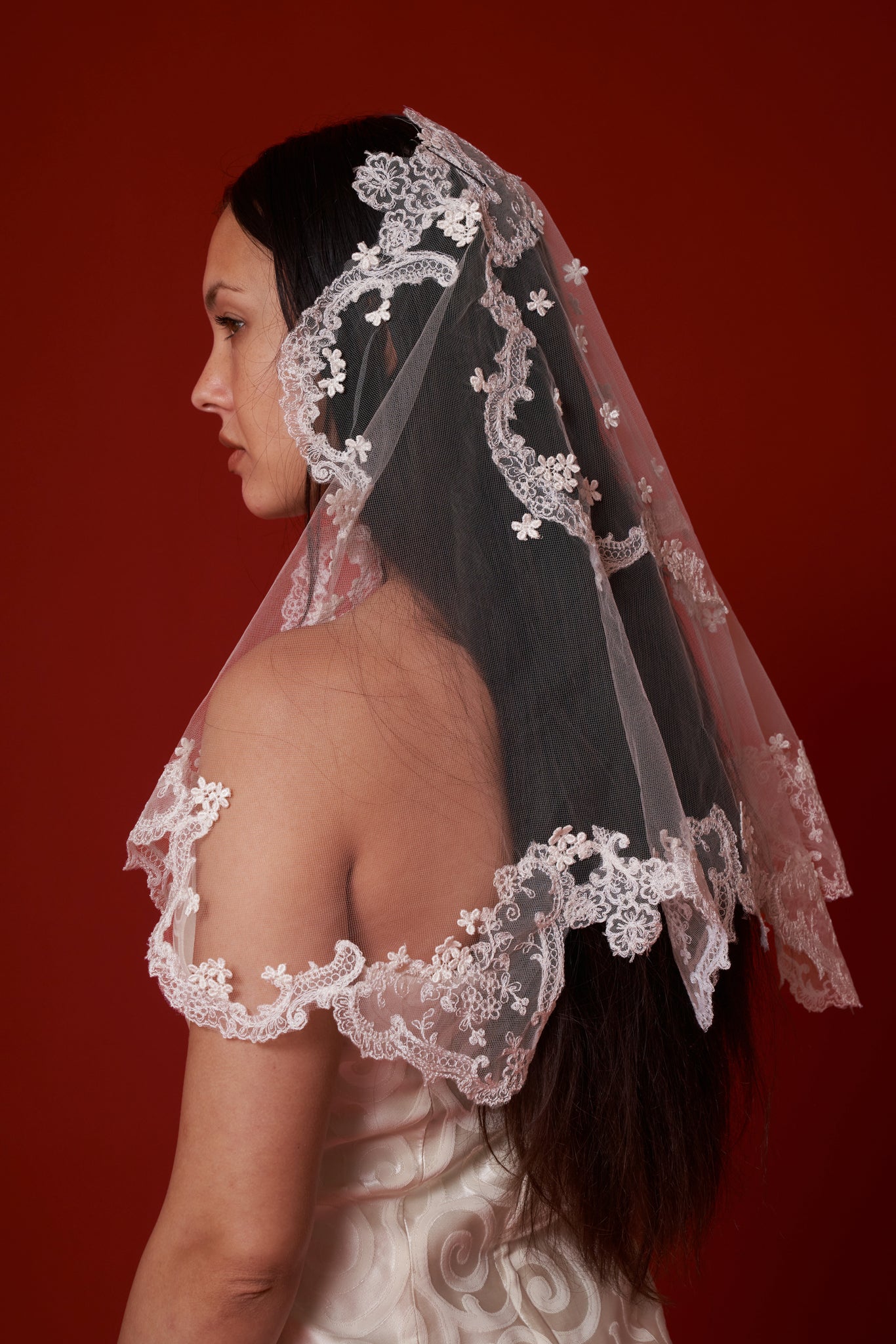Scalloped Lace Mantilla