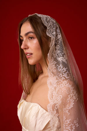 Alencon Lace Mantilla