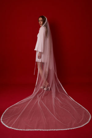 Daisy Cathedral Mantilla