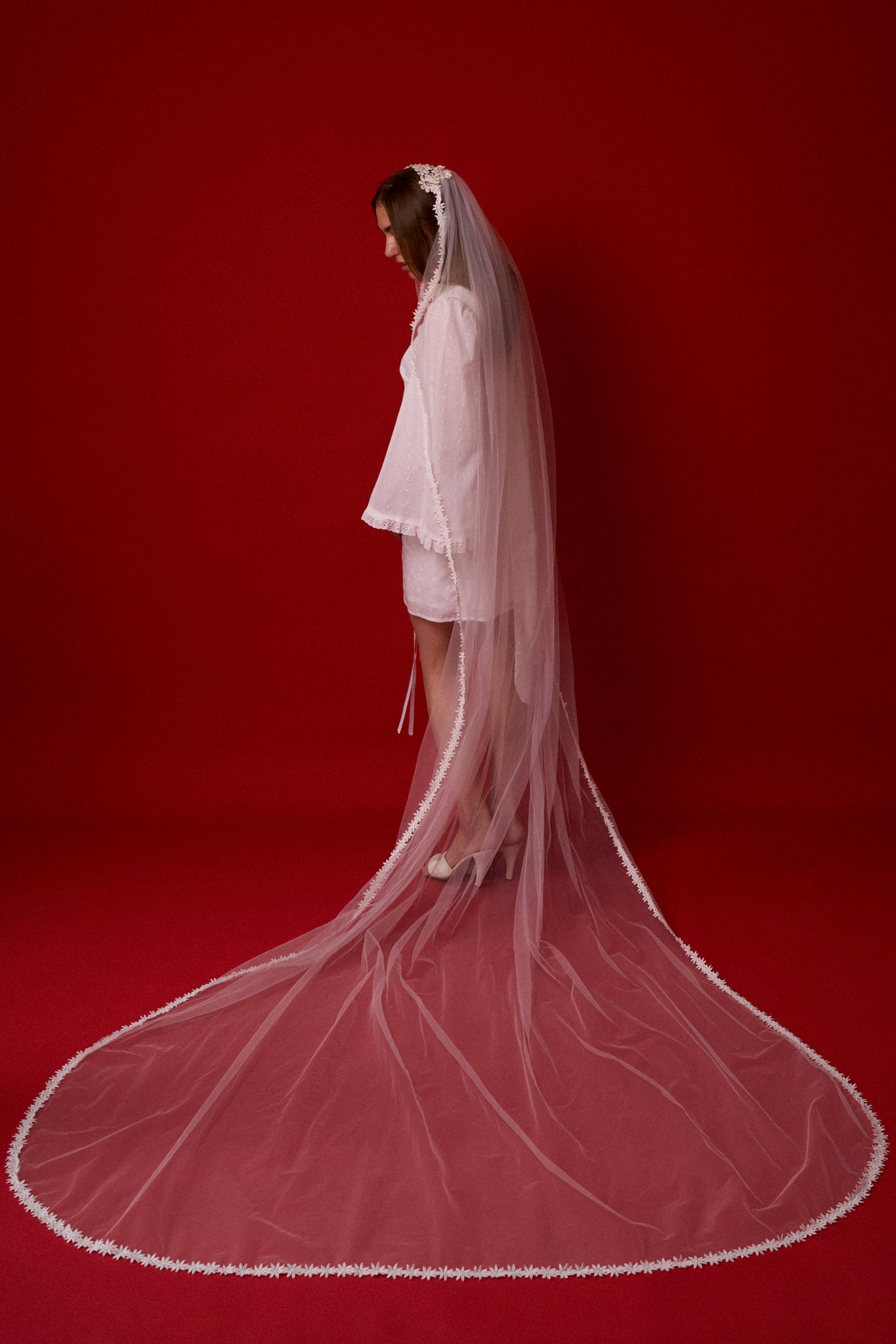 Daisy Cathedral Mantilla