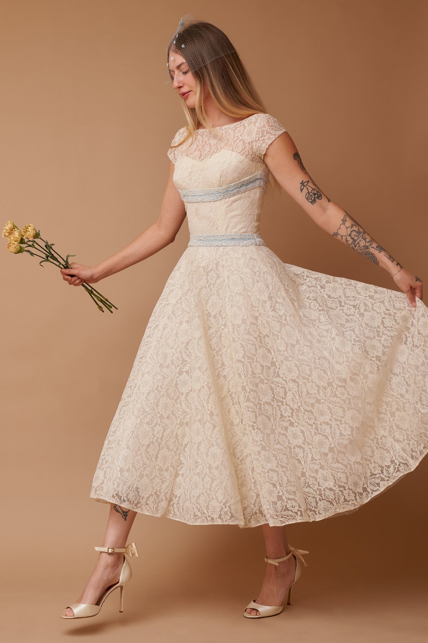 Barbara Lace Gown - S