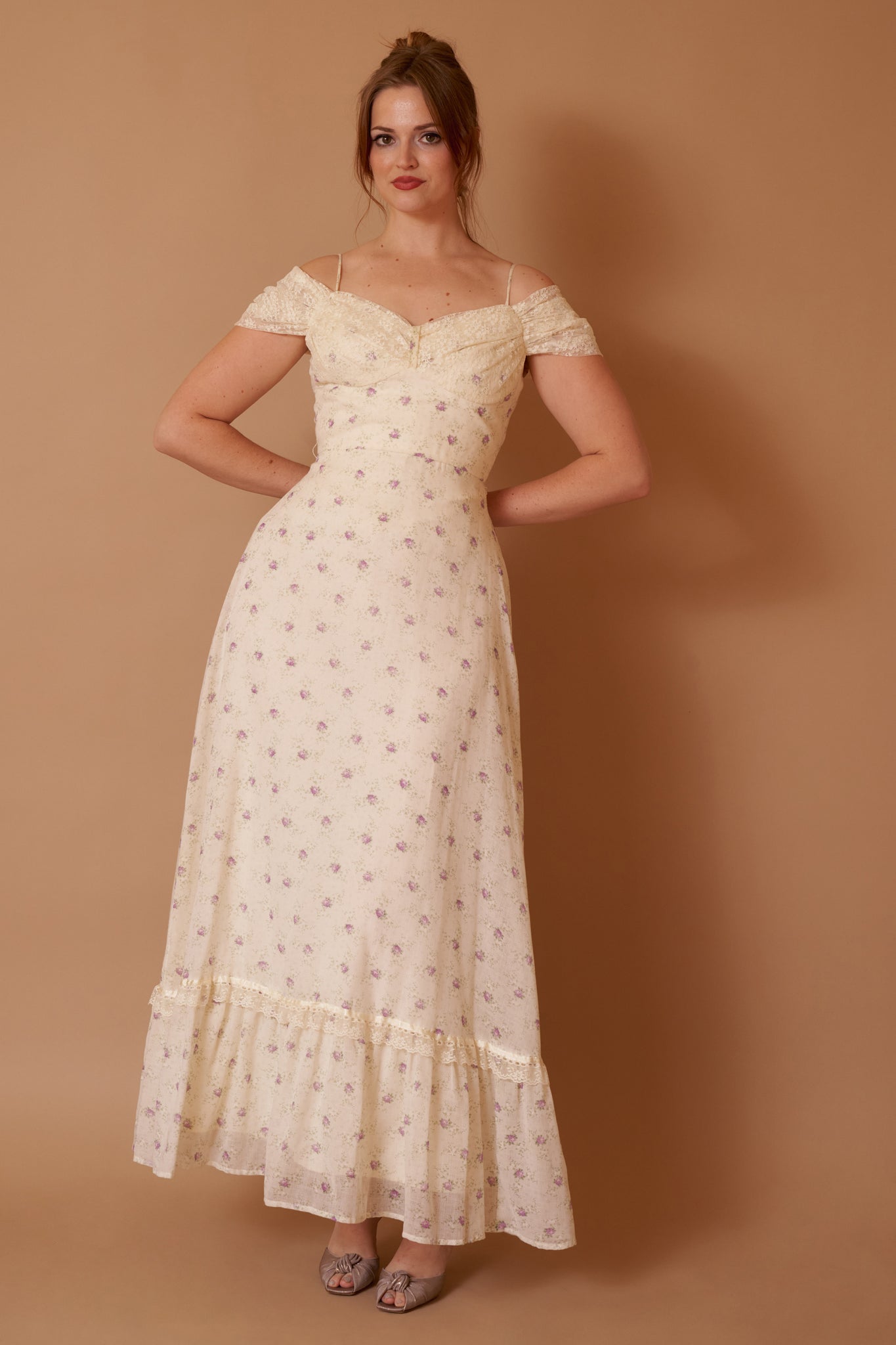 White Dress Transplant Vintage White Dress Transplant Vintage