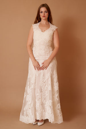 Camille Lace Gown - M