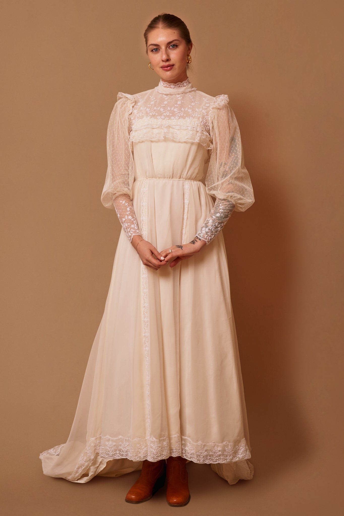 Abbey Lace Gown - S