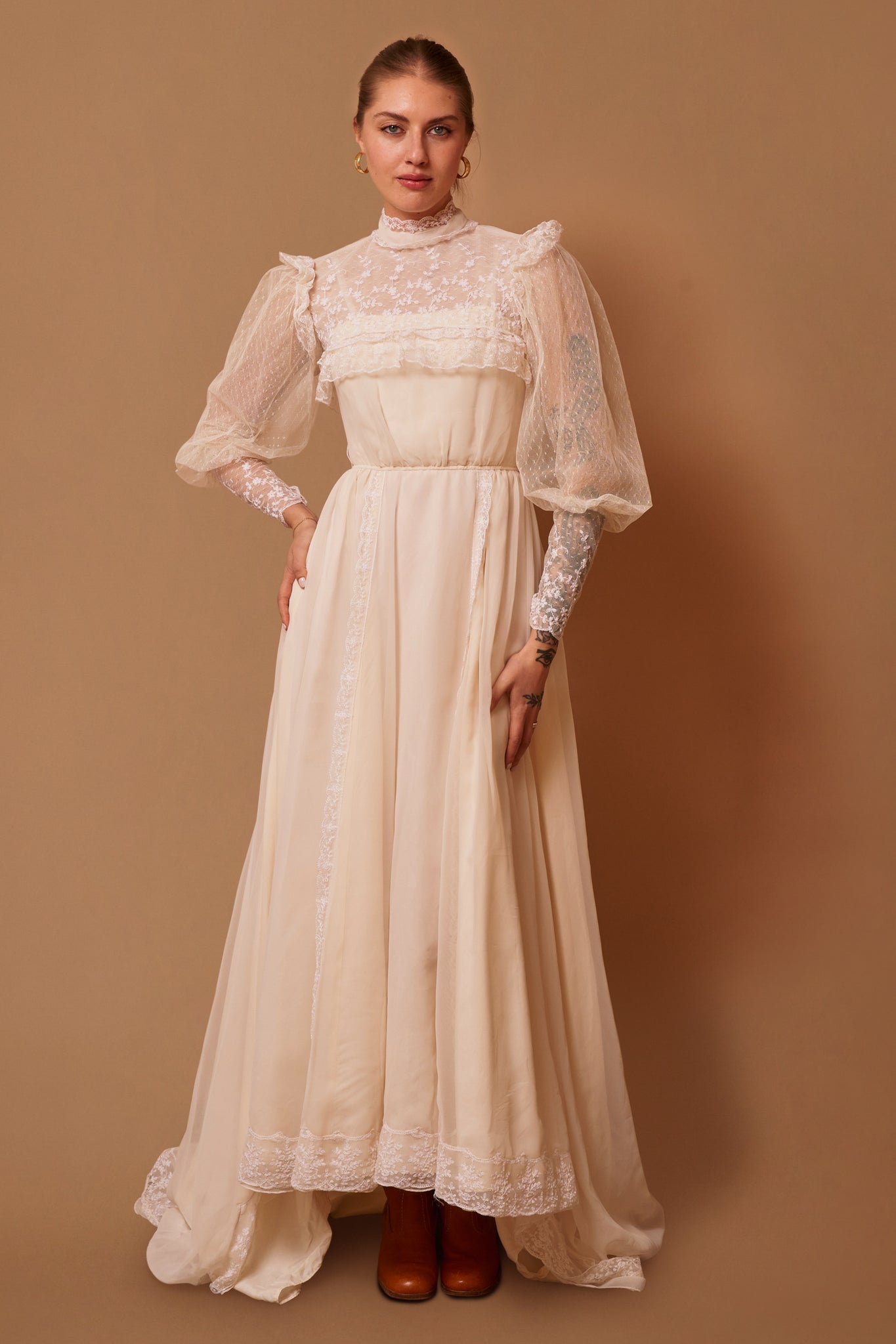 Abbey Lace Gown - S
