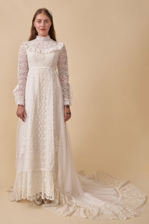 Petunia Lace Gown - S