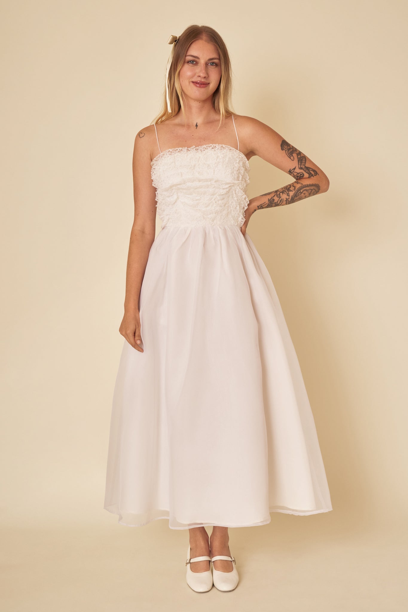 vintage ruffle wedding dress Off the Shoulder with Puff Sleeves Lace Tiered Wedding Gown with Hem Plus Size Size 2 / No Veil Vintage / Retro White Lace