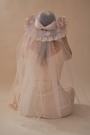 Marianne Hat Veil