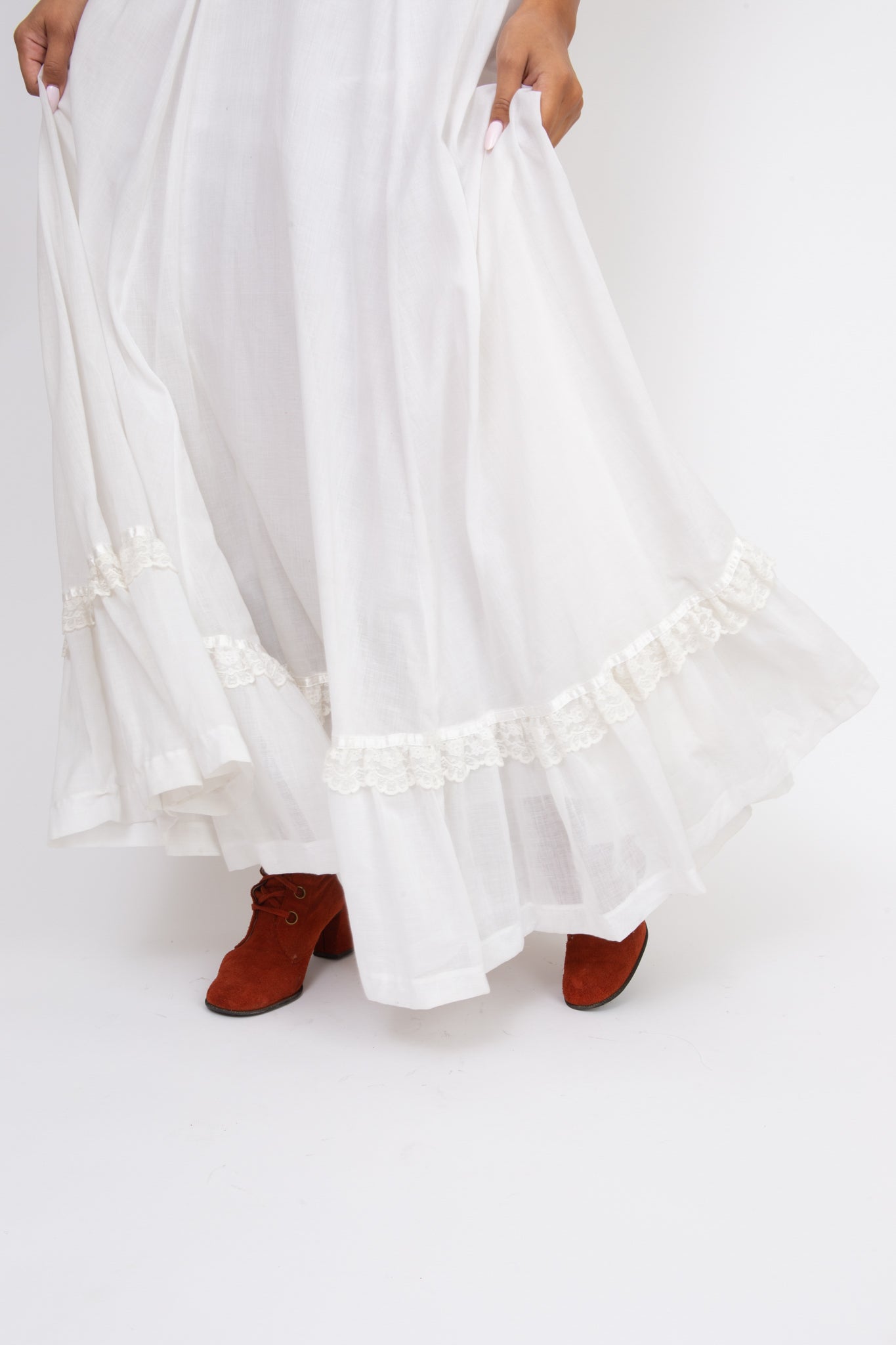 Annie Lace Gown