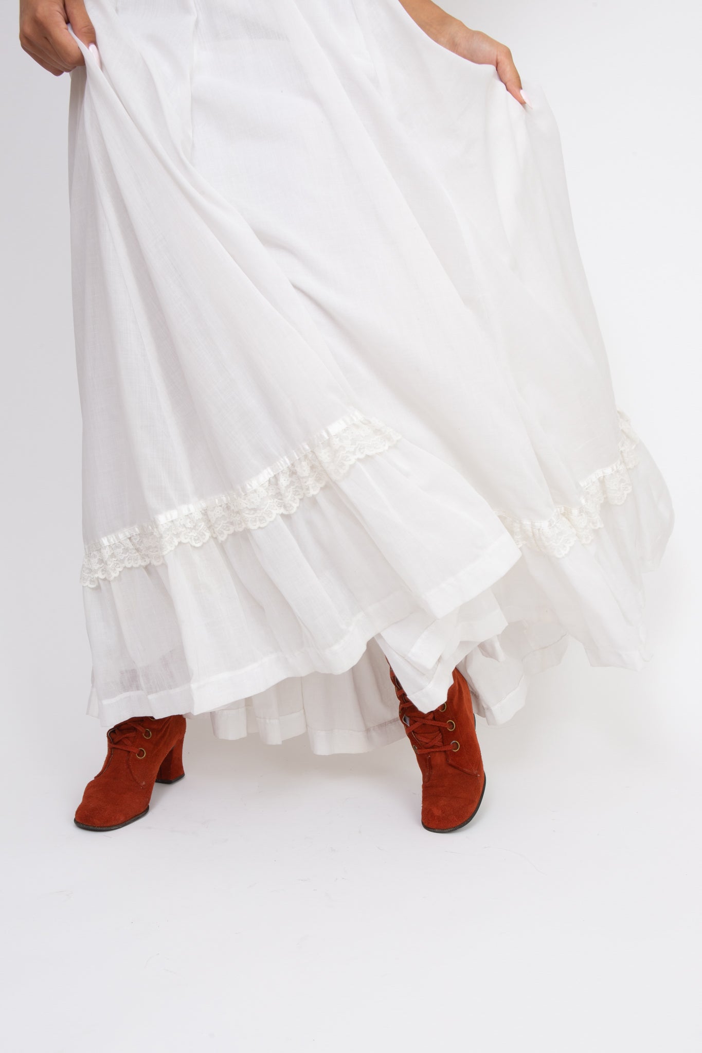 Annie Lace Gown