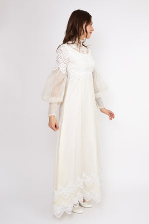 Luna Lace Gown